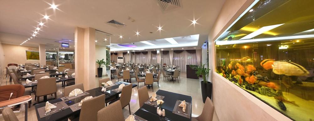 Nova Park Hotel Шарджа Экстерьер фото