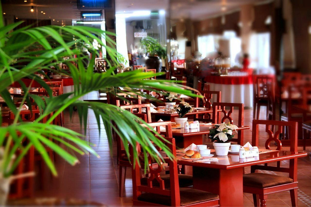 Nova Park Hotel Шарджа Экстерьер фото