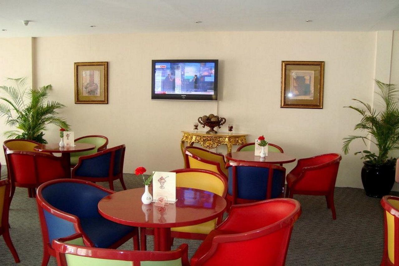 Nova Park Hotel Шарджа Экстерьер фото